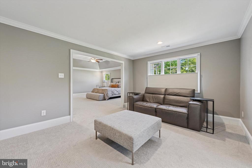 228 WEATHERHILL DRIVE