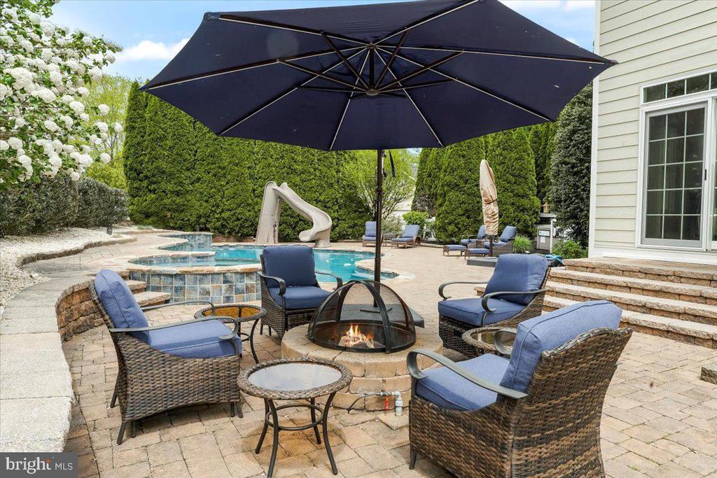 228 WEATHERHILL DRIVE