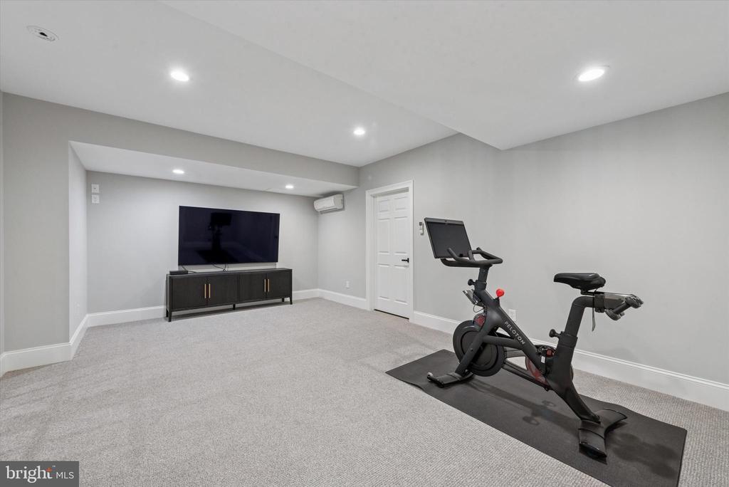 228 WEATHERHILL DRIVE