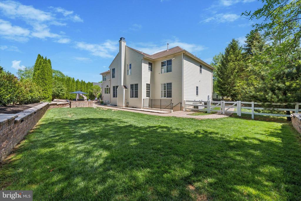 228 WEATHERHILL DRIVE