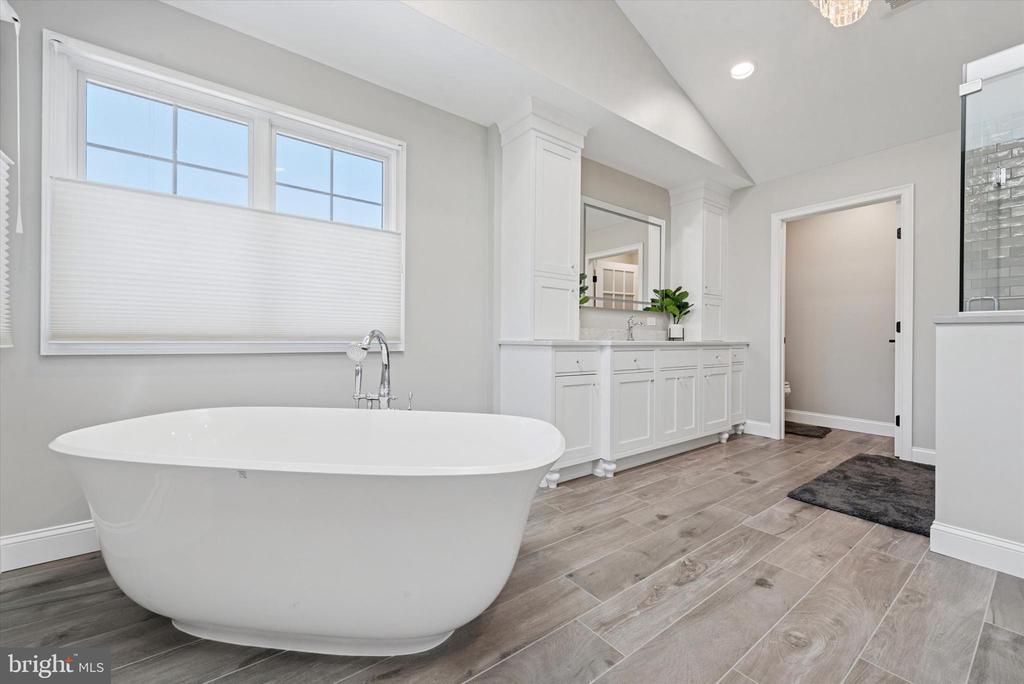 228 WEATHERHILL DRIVE