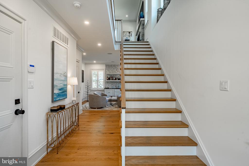 415 MAPLEWOOD AVENUE
