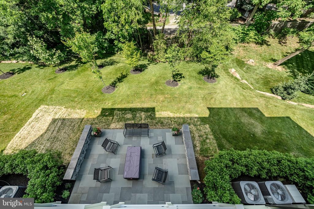 415 MAPLEWOOD AVENUE