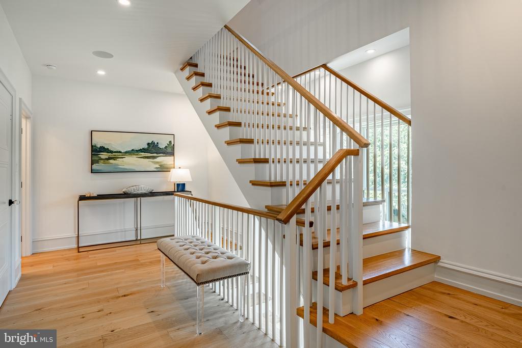 415 MAPLEWOOD AVENUE