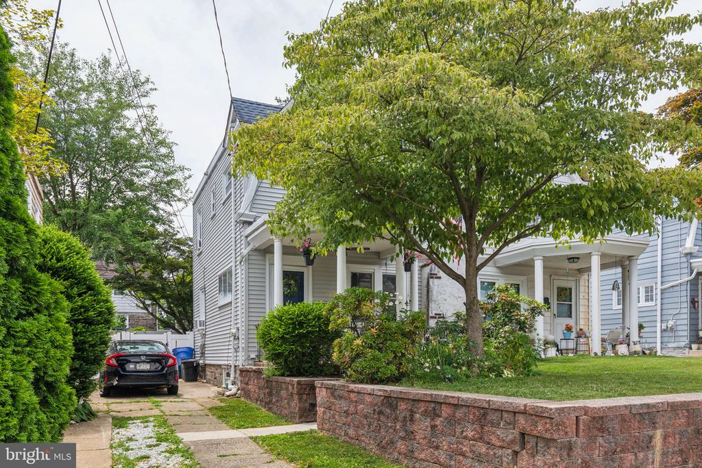908 Anderson Ave