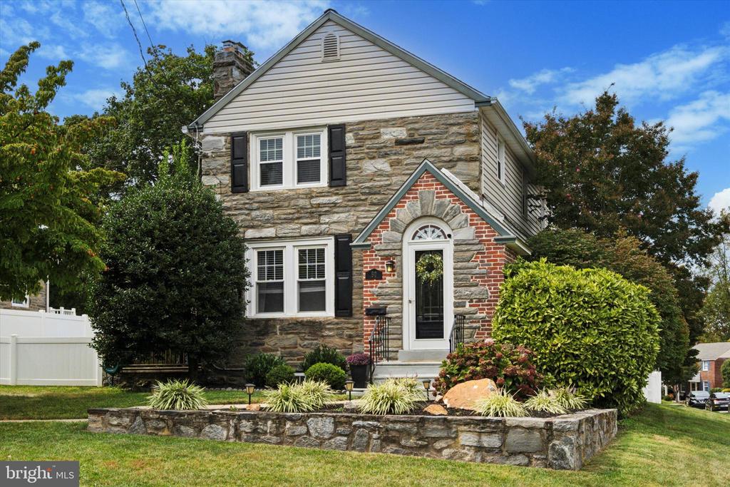 60 LINDBERGH AVENUE