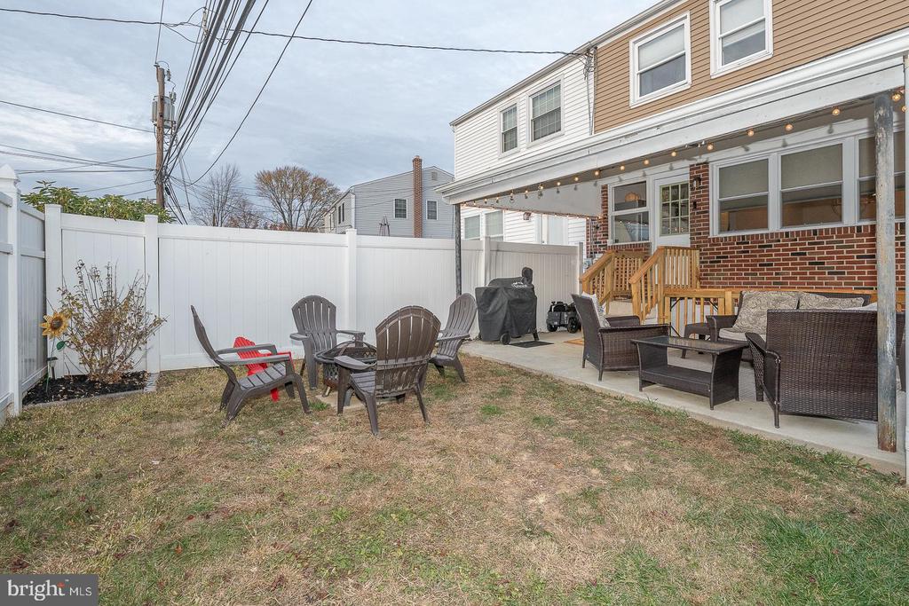 825 HOOD ROAD
