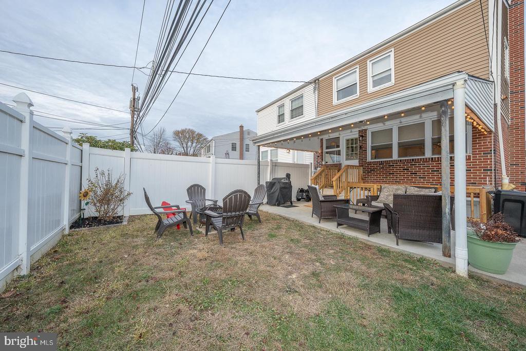 825 HOOD ROAD