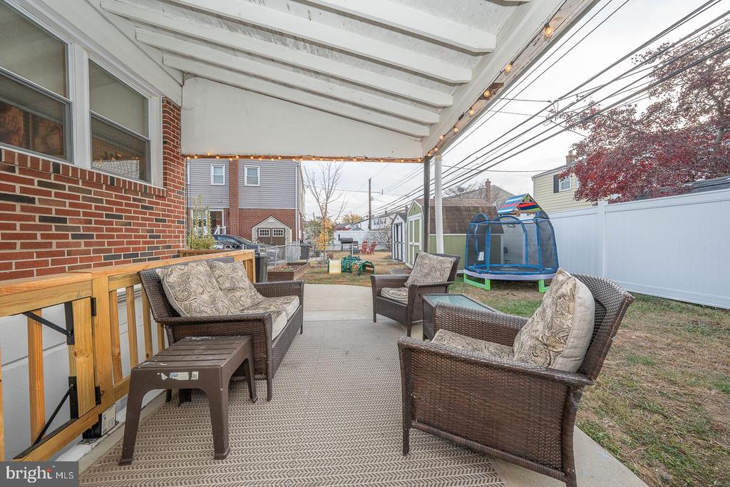 825 HOOD ROAD
