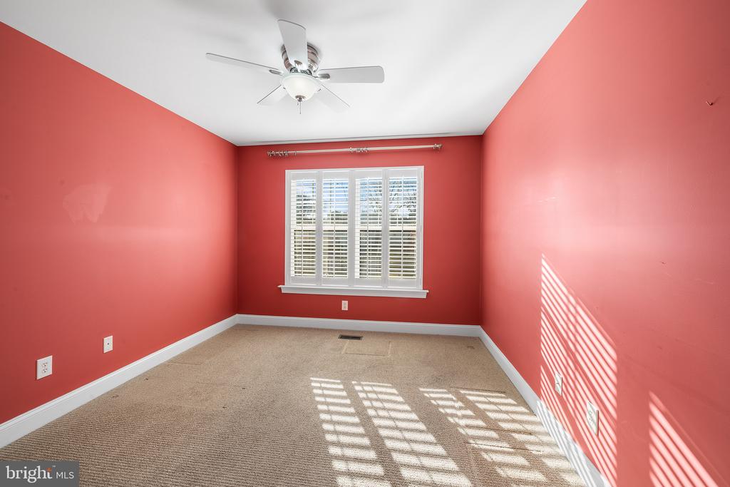 117 W FIFTH STREET
