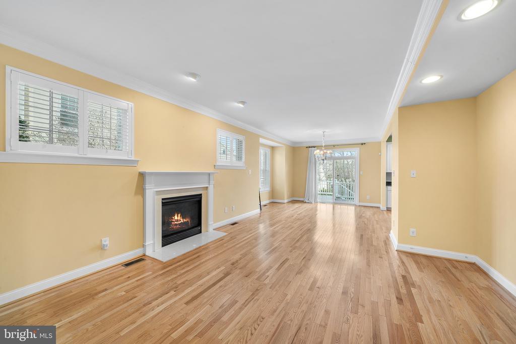 117 W FIFTH STREET