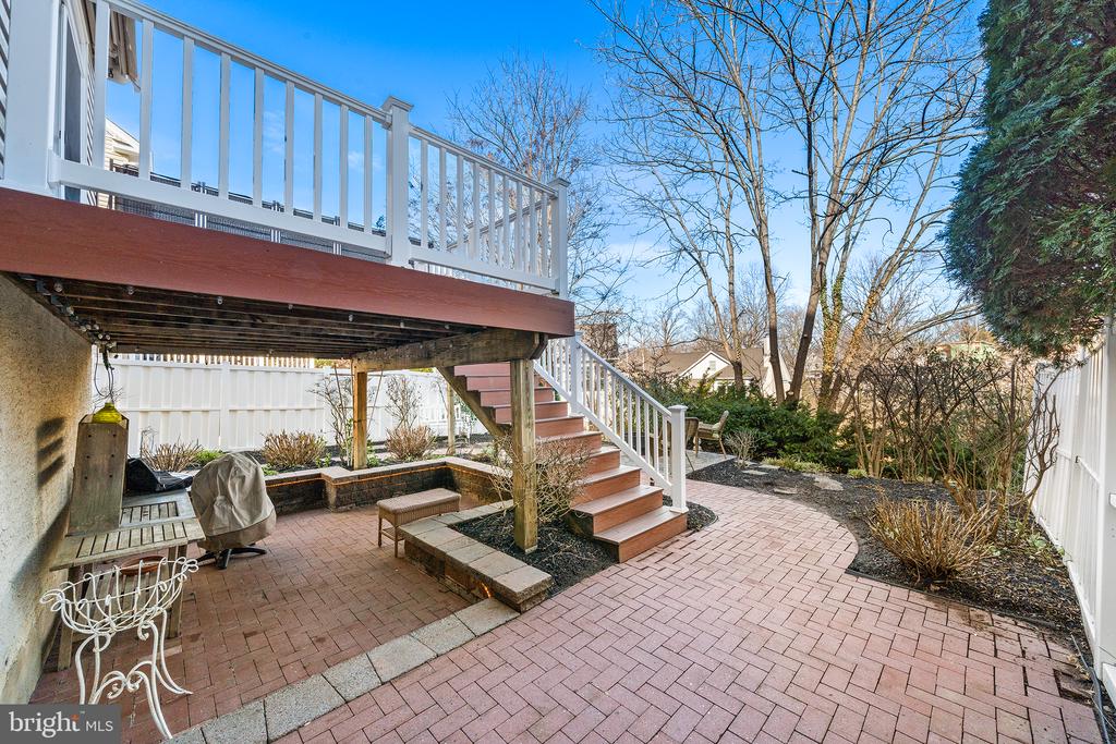 117 W FIFTH STREET