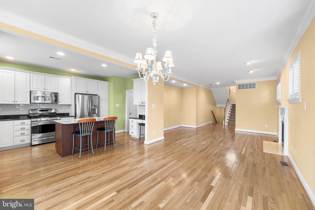 117 W FIFTH STREET