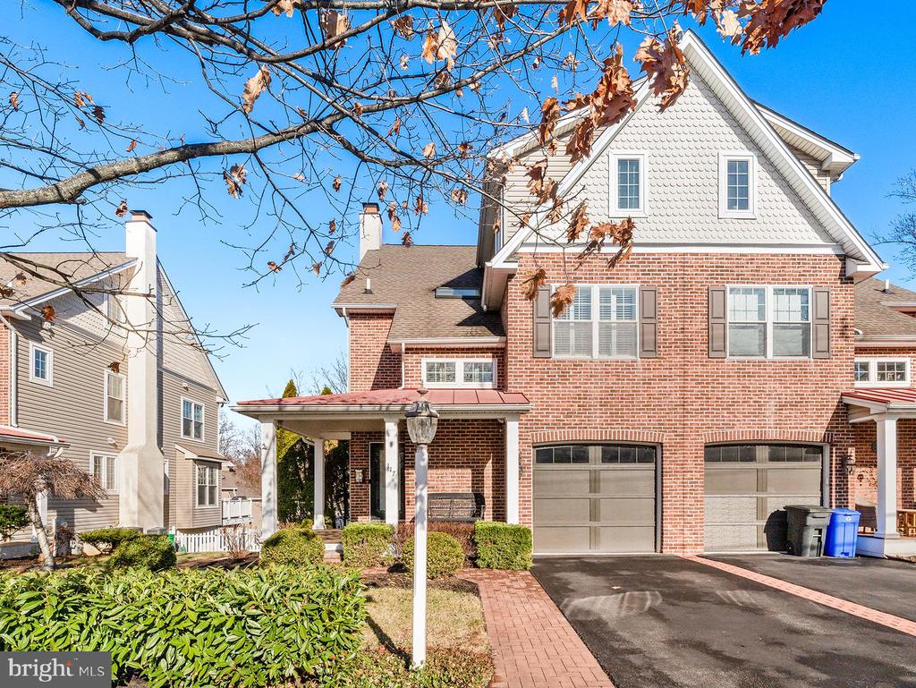 117 W FIFTH STREET