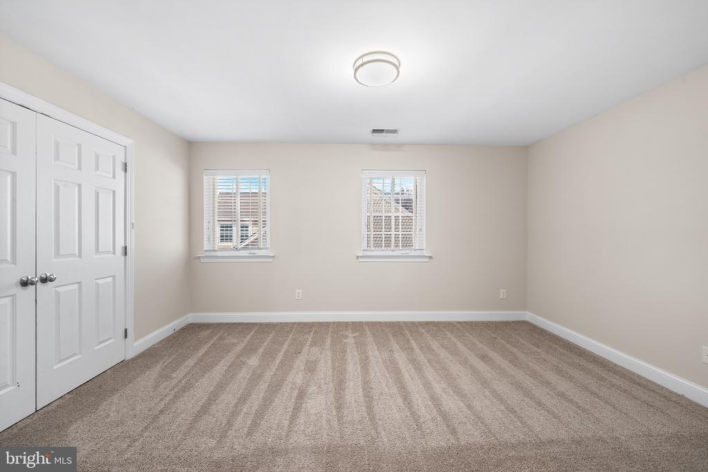 117 W FIFTH STREET