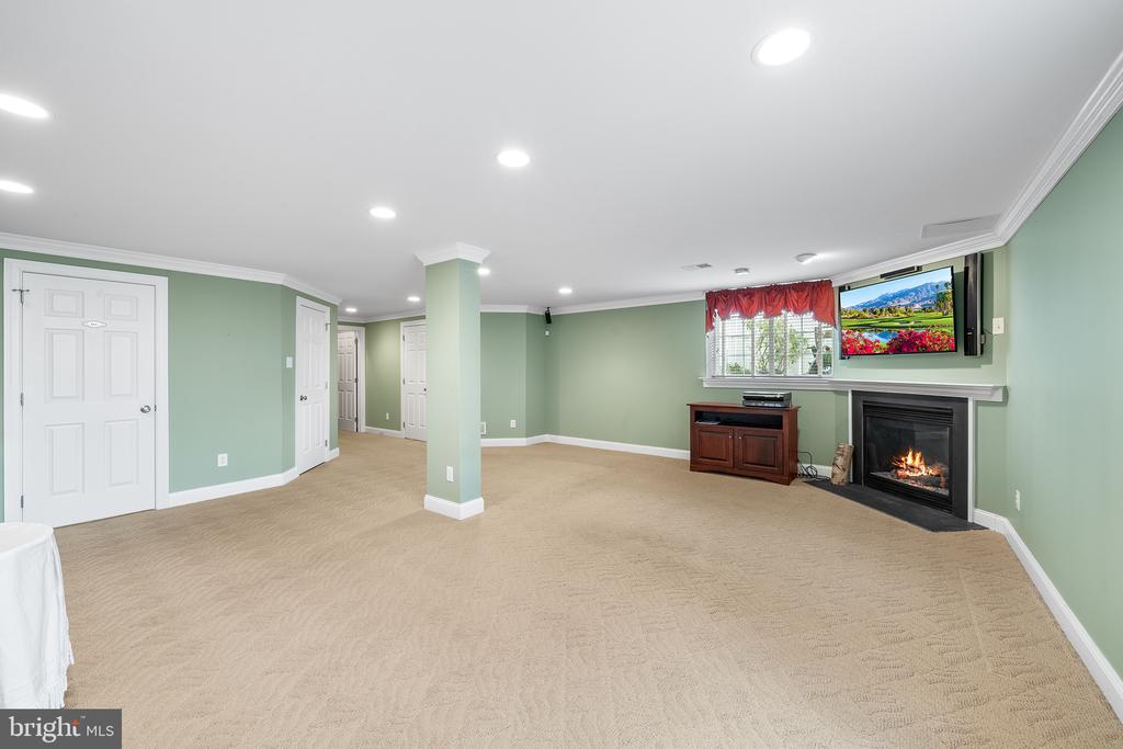 117 W FIFTH STREET