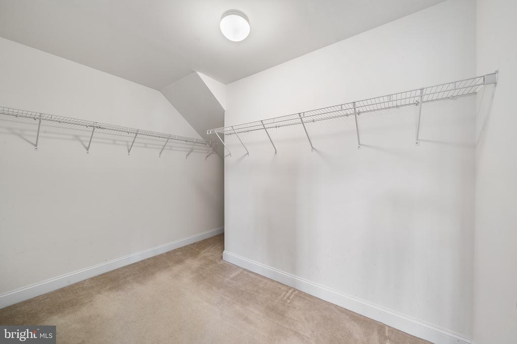 117 W FIFTH STREET