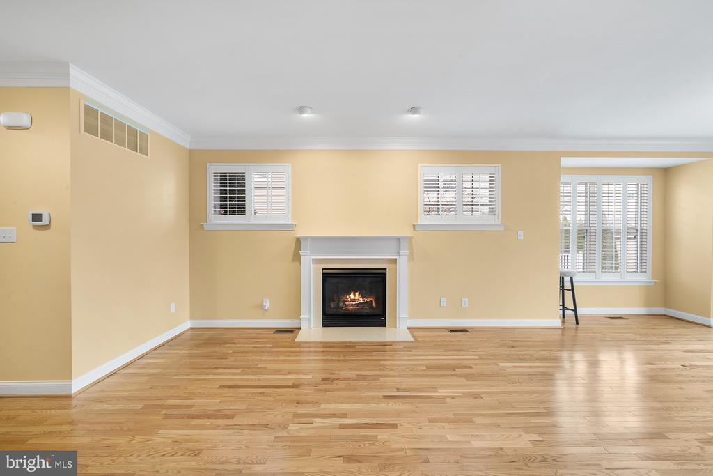 117 W FIFTH STREET
