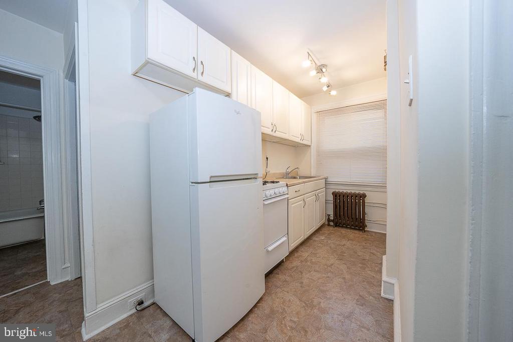 105 S WAYNE AVENUE Unit: 2ND FLOOR