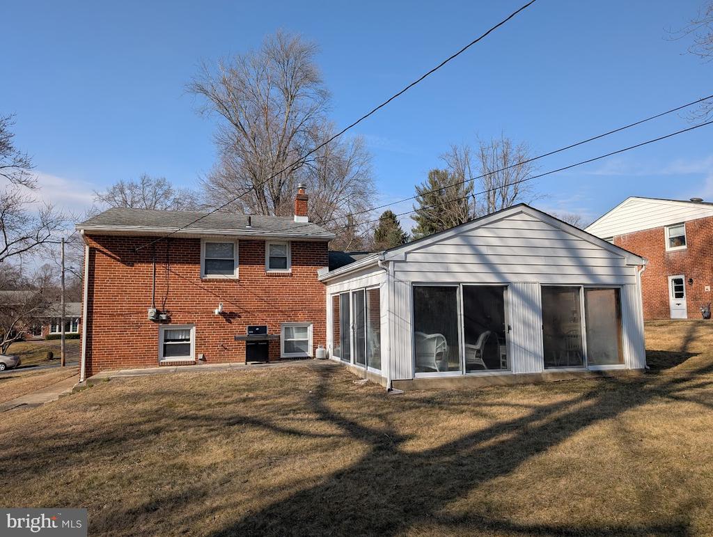 415 VILLAGE LANE