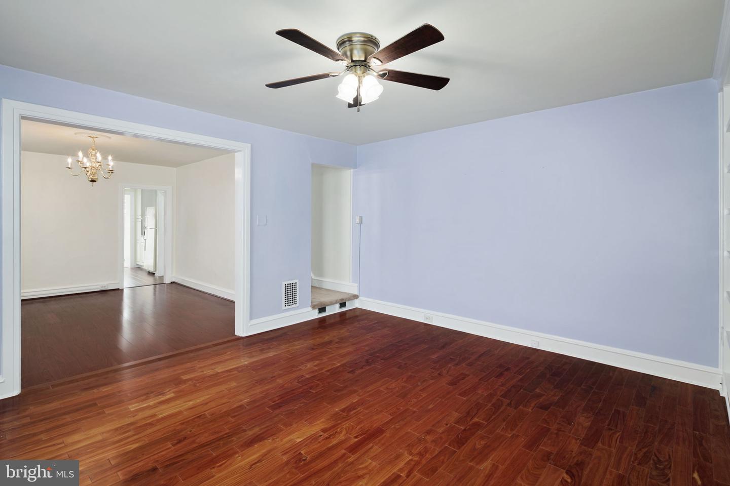 727 MOORE AVE