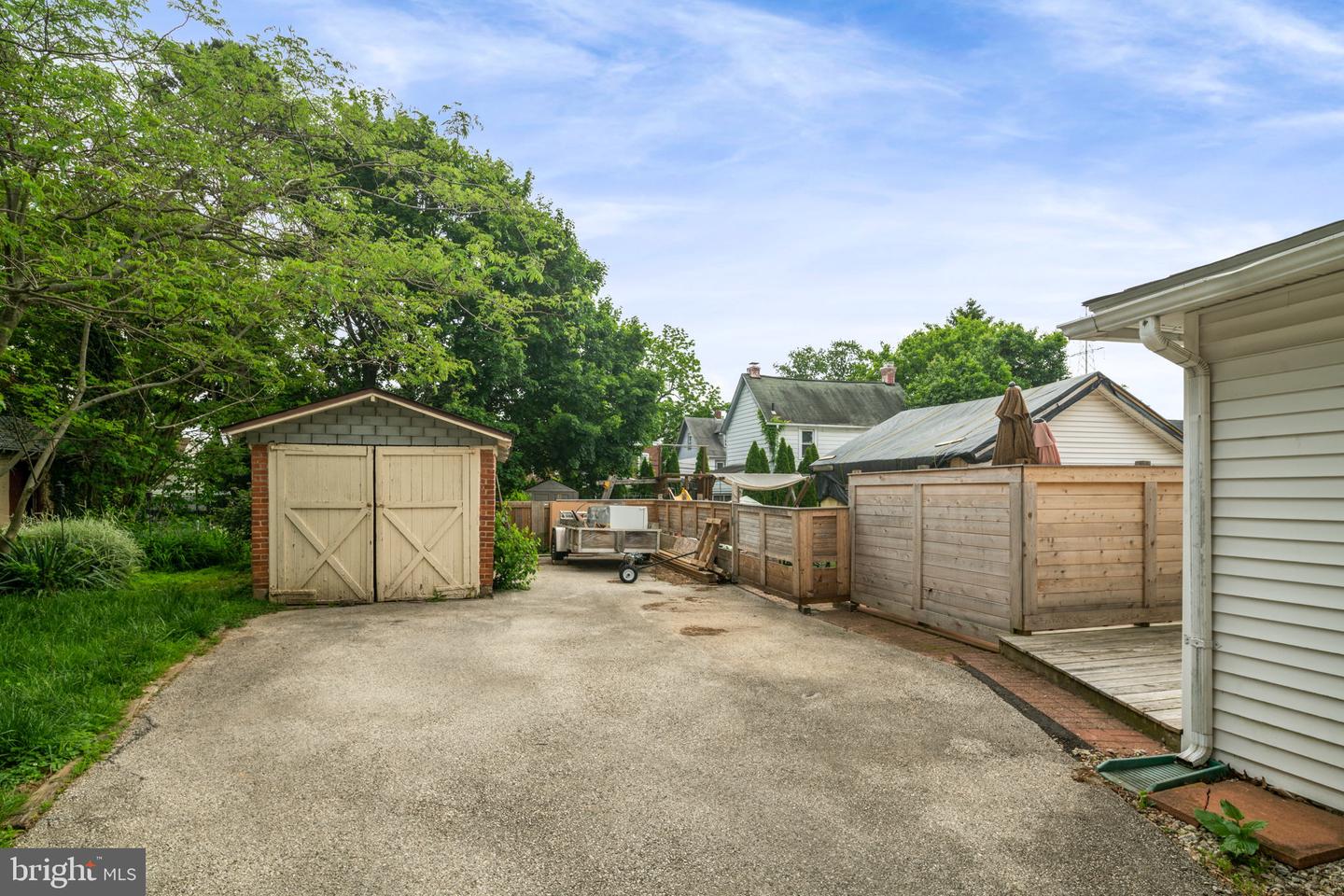 727 MOORE AVE