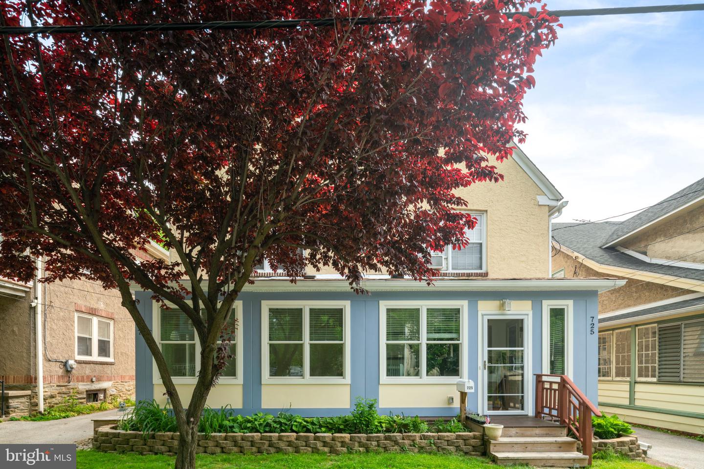 727 MOORE AVE