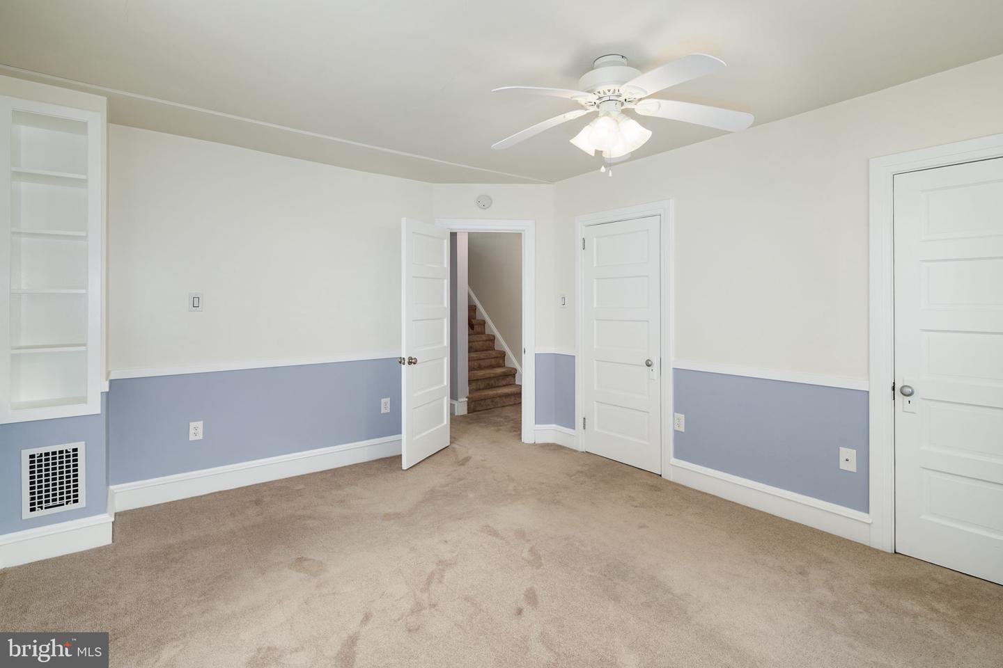727 MOORE AVE