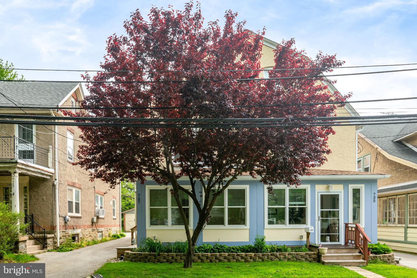 727 MOORE AVE