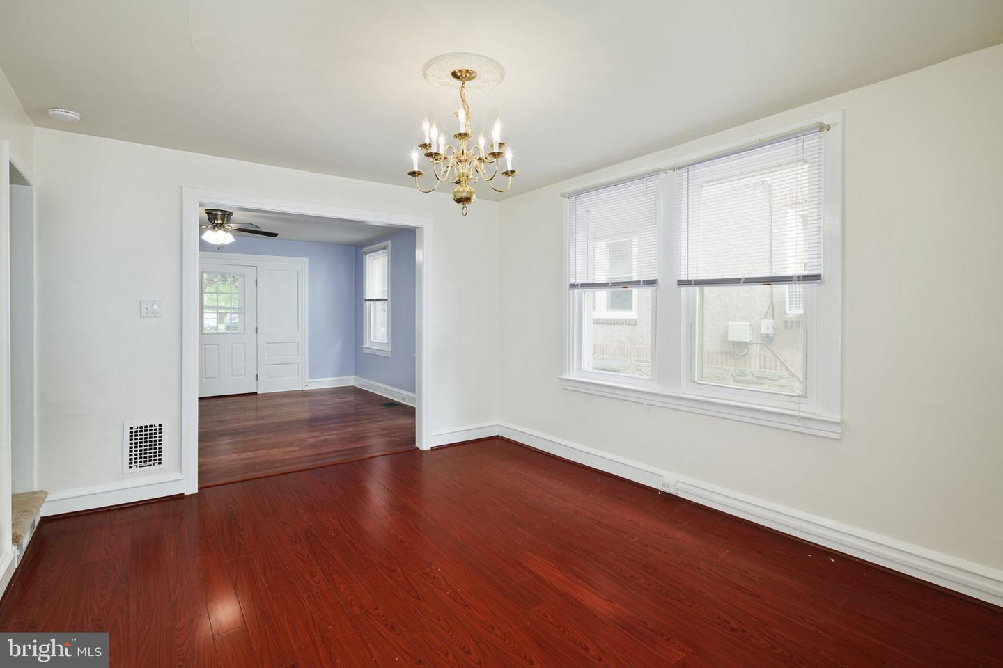 727 MOORE AVE