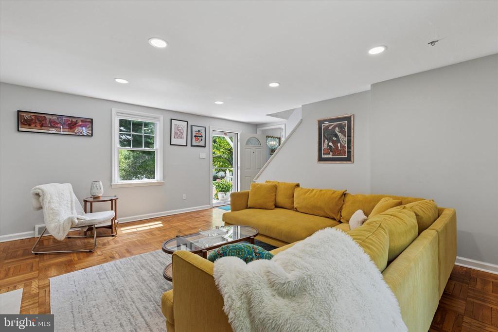 138 MORNINGSIDE CIRCLE