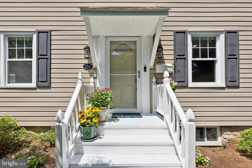 138 MORNINGSIDE CIRCLE