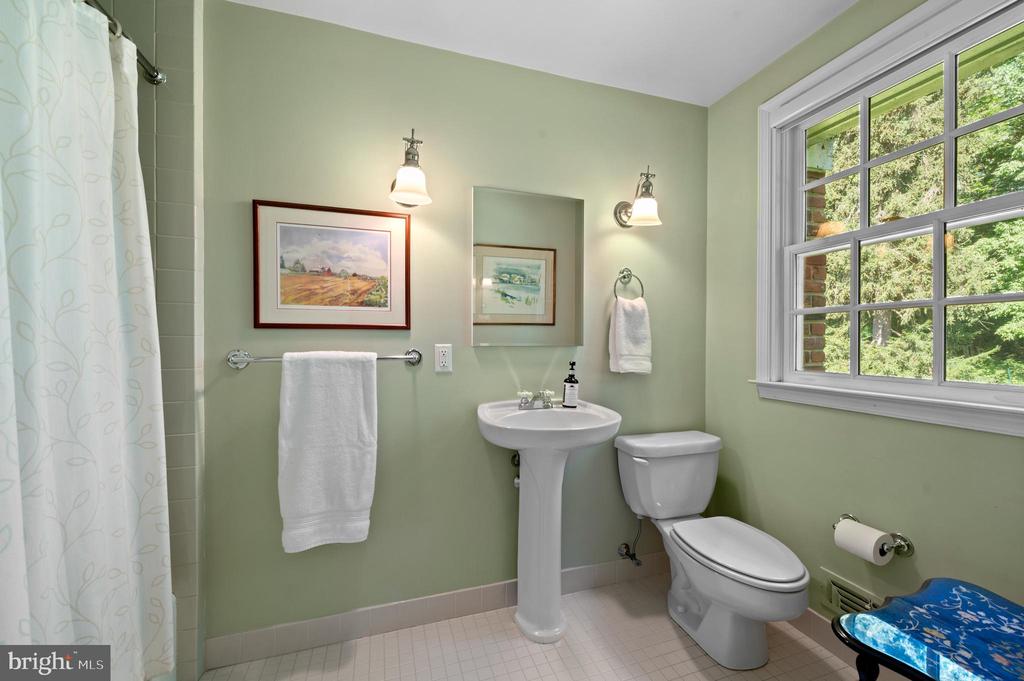 211 SPRUCE TREE ROAD