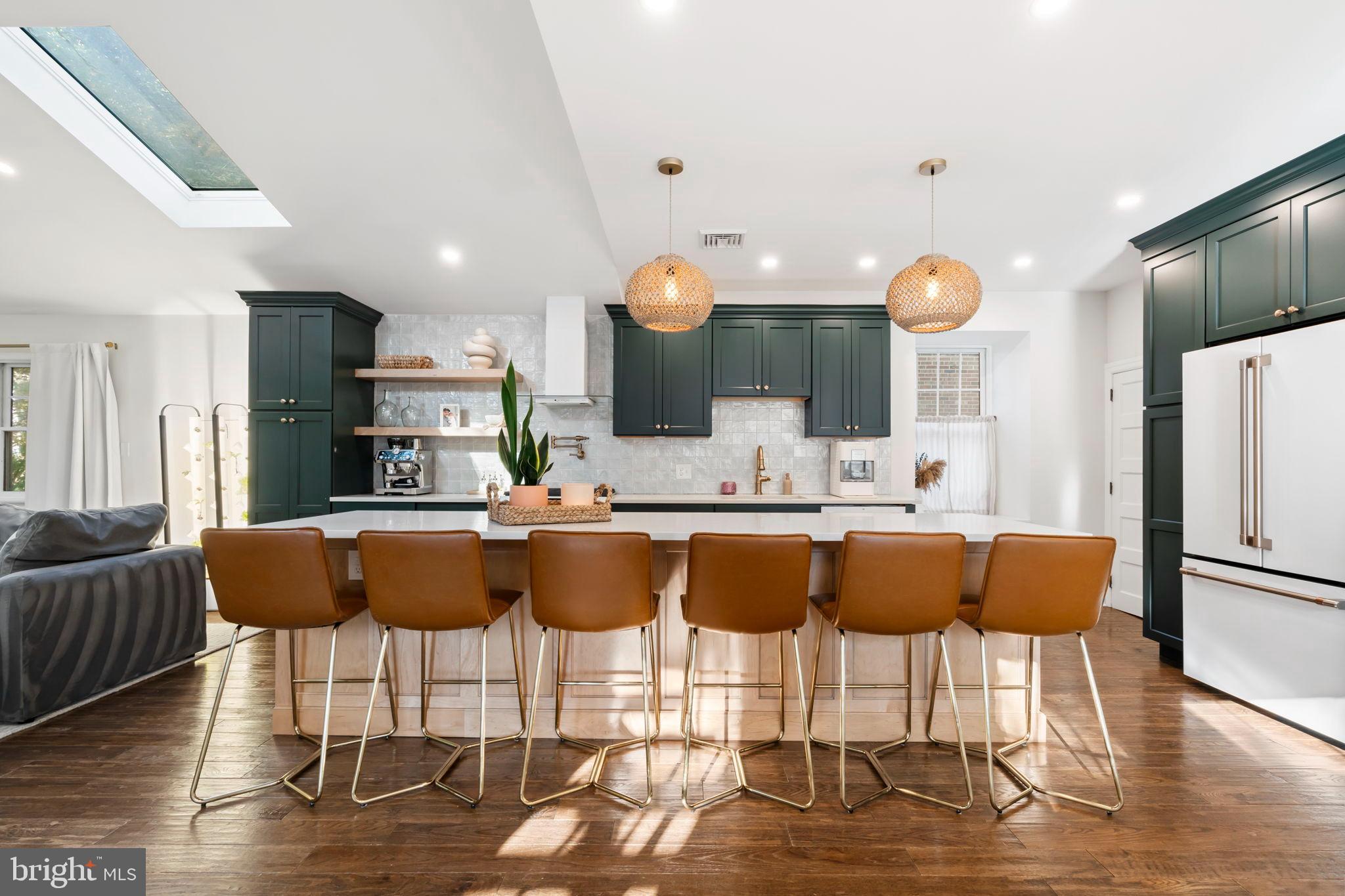 28 E BENEDICT AVENUE