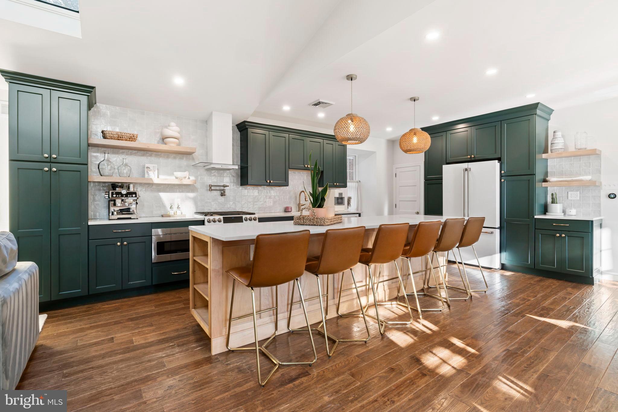 28 E BENEDICT AVENUE