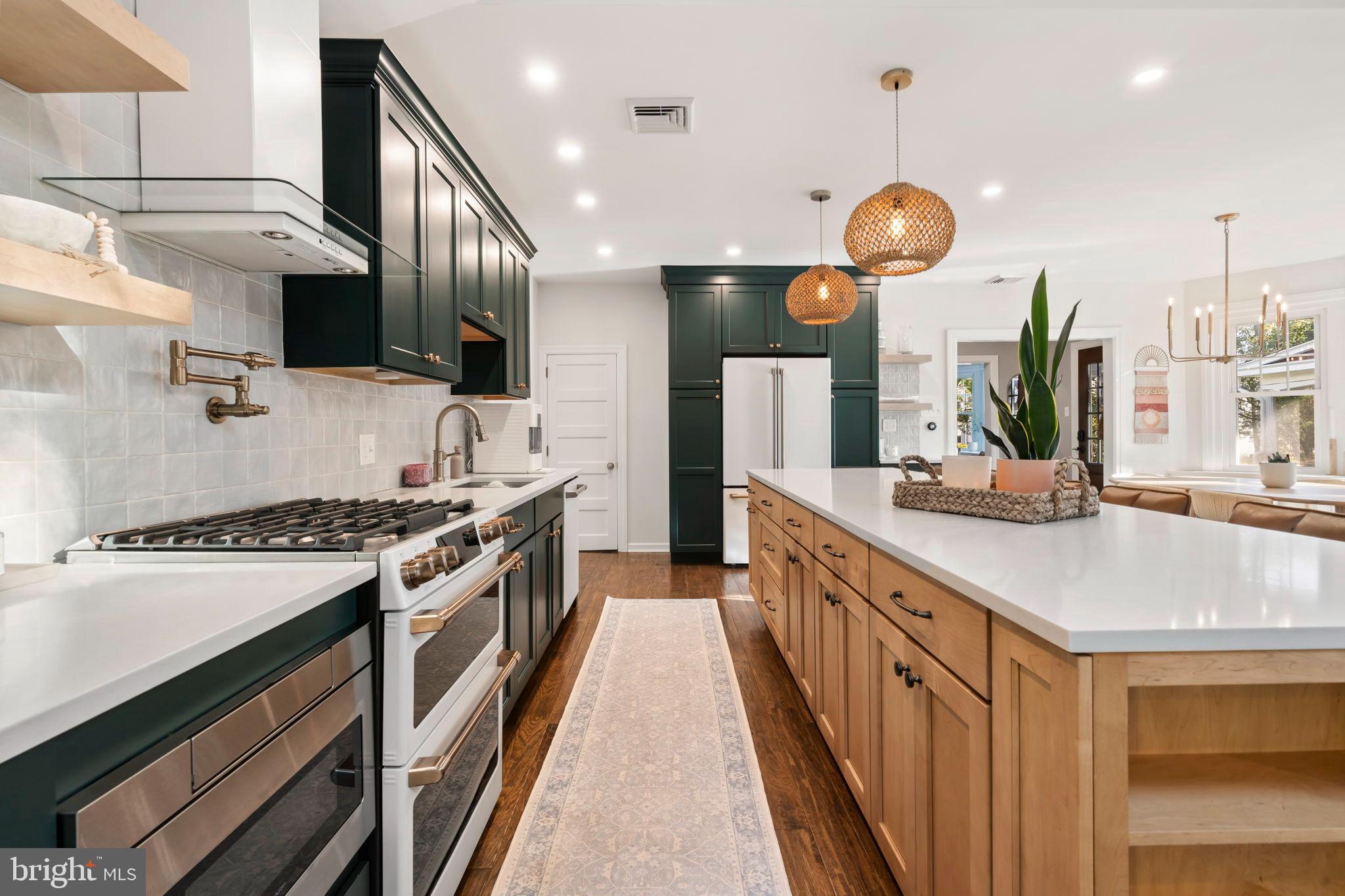 28 E BENEDICT AVENUE