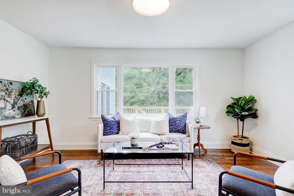 258 LEE CIRCLE