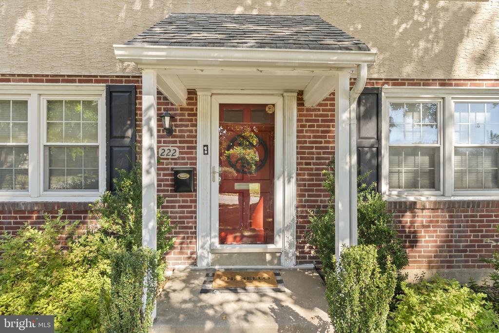 222 WICKFORD ROAD