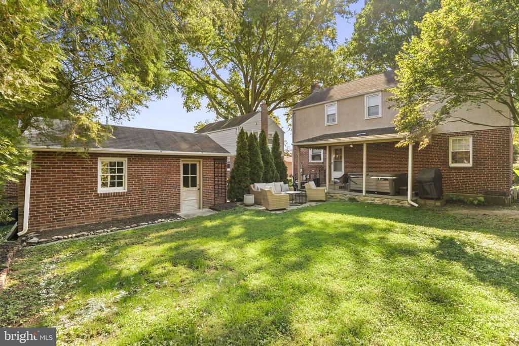 222 WICKFORD ROAD
