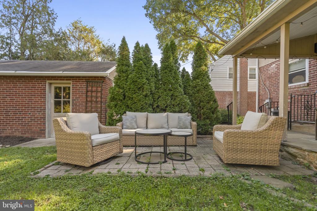 222 WICKFORD ROAD
