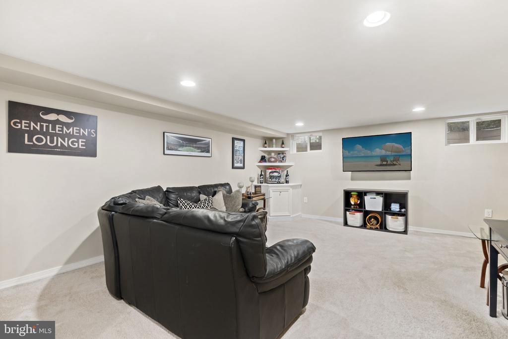 222 WICKFORD ROAD