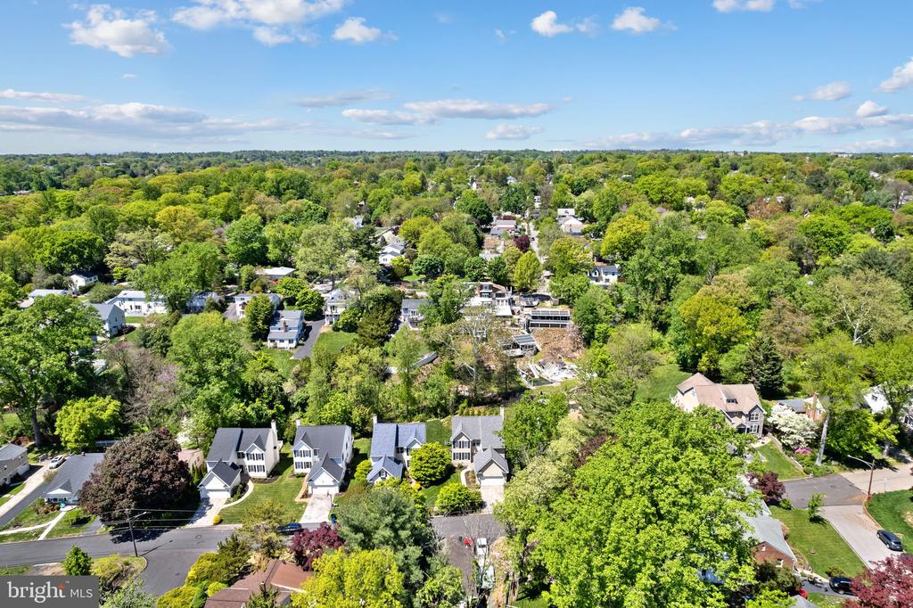 1711 POWDER MILL LANE