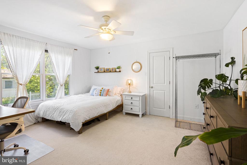 1711 POWDER MILL LANE