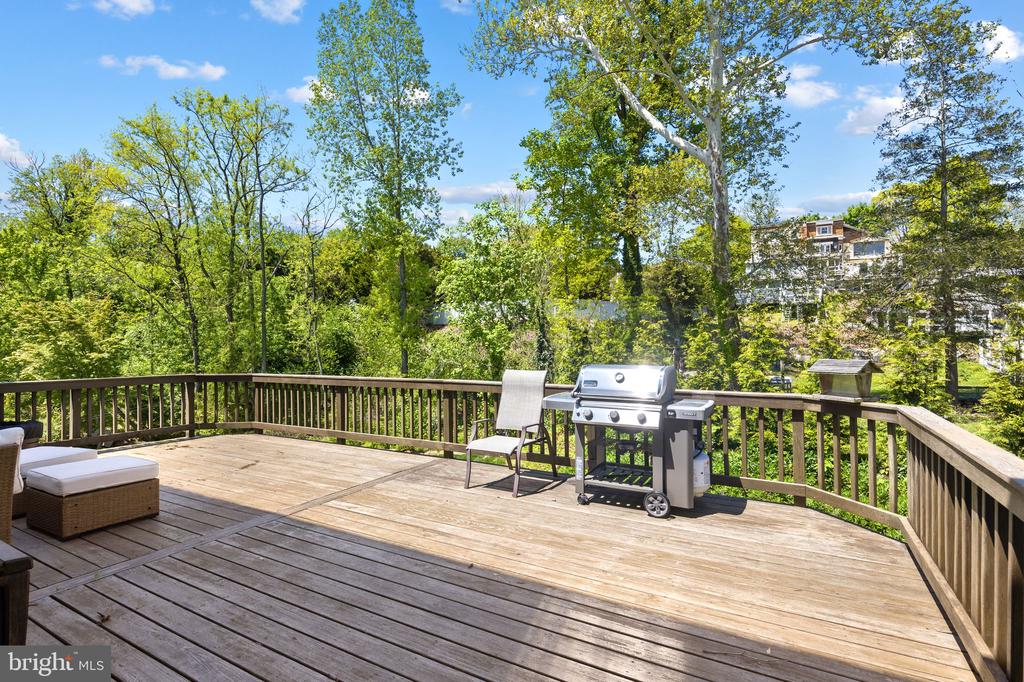 1711 POWDER MILL LANE