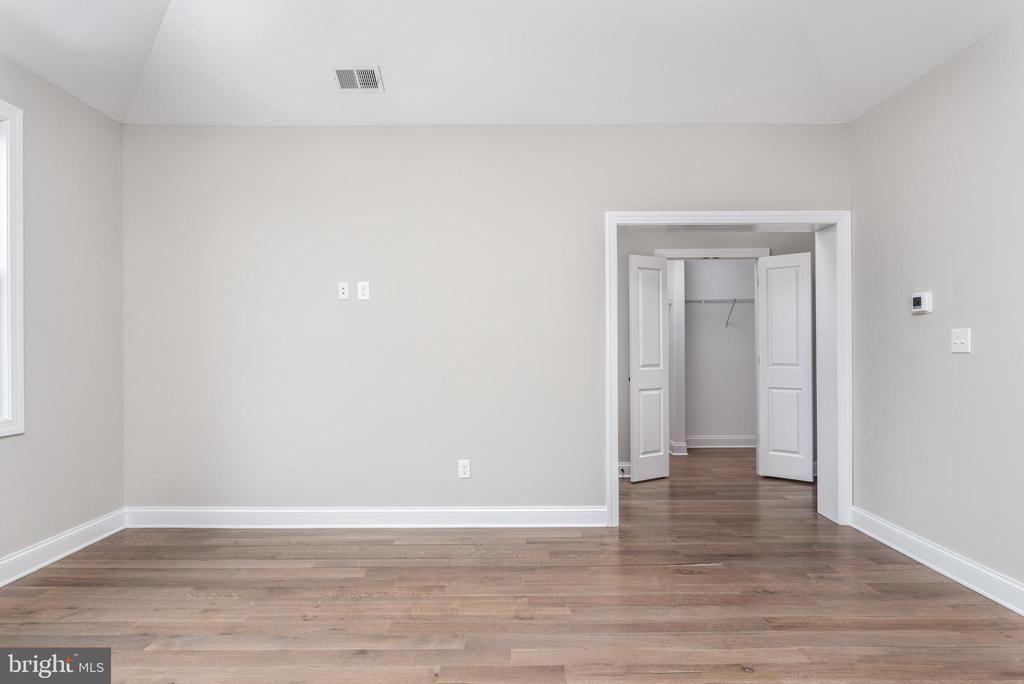 105 E 10TH AVENUE