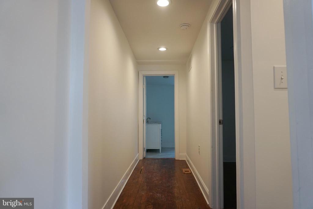 41 W FRONT STREET