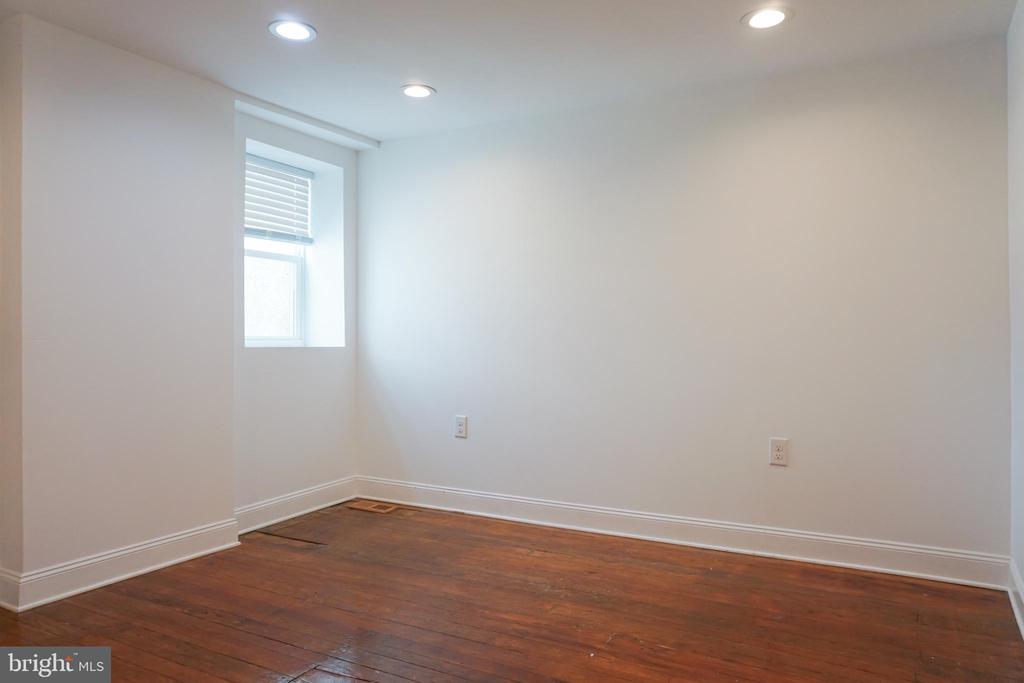 41 W FRONT STREET
