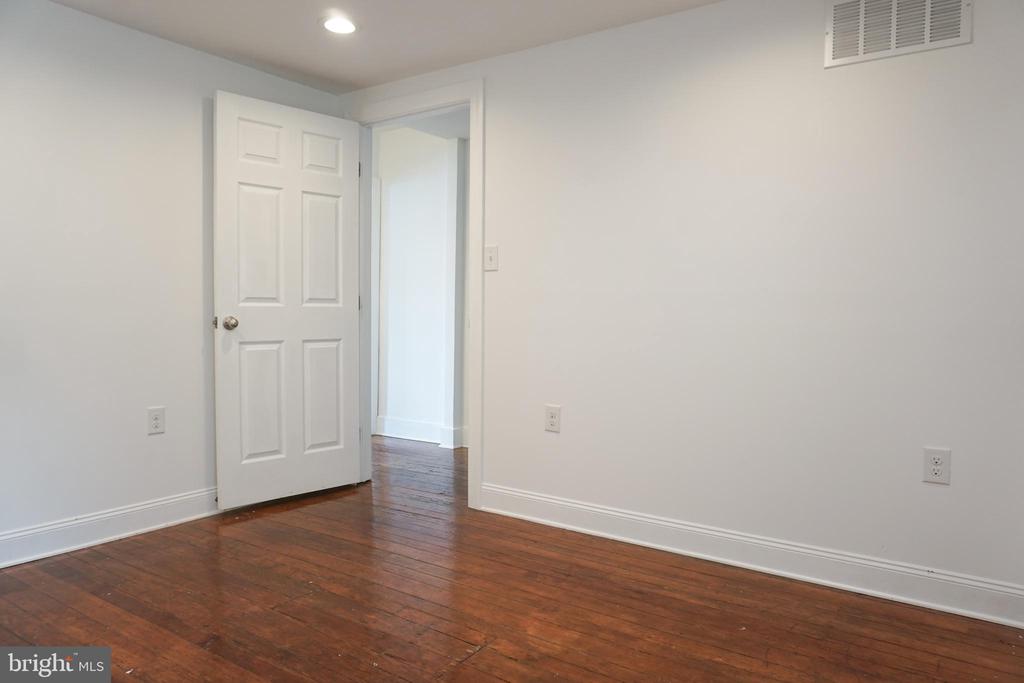 41 W FRONT STREET