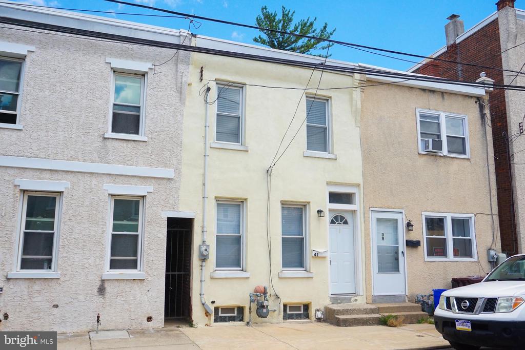 41 W FRONT STREET