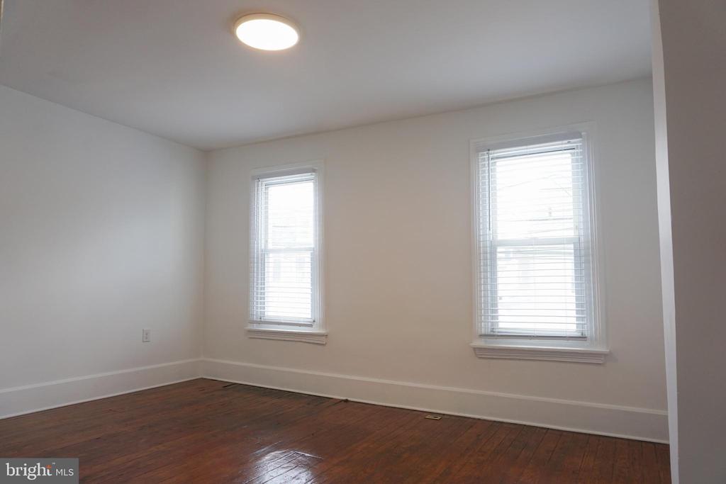 41 W FRONT STREET